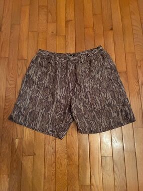 Heybo Outdoors Men's Shorts Mossy Oak Bottomland Camo